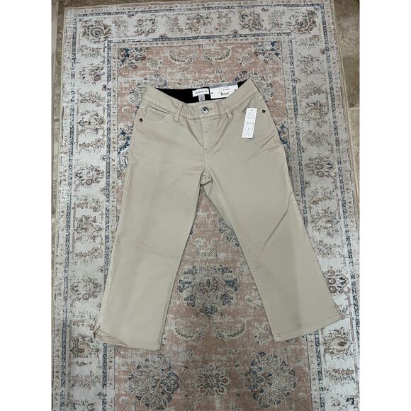 Liz Claiborne Classic Fit Straight Leg Cropped Khaki Pants Size 4 NWT - Picture 3 of 12